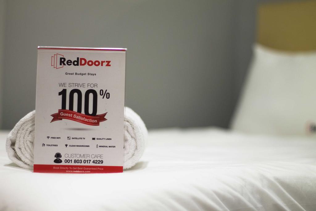 Reddoorz Plus Near Riau Street Bandung Zewnętrze zdjęcie