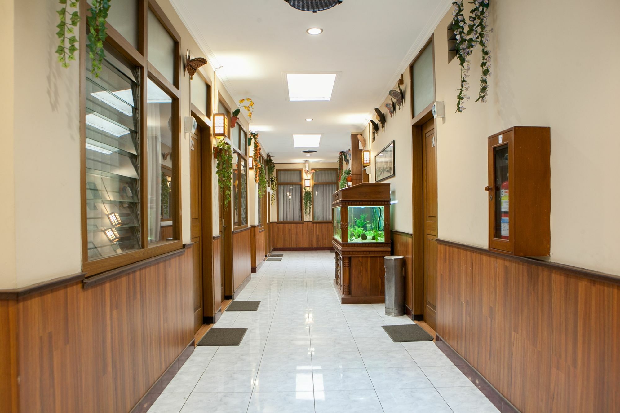 Reddoorz Plus Near Riau Street Bandung Zewnętrze zdjęcie