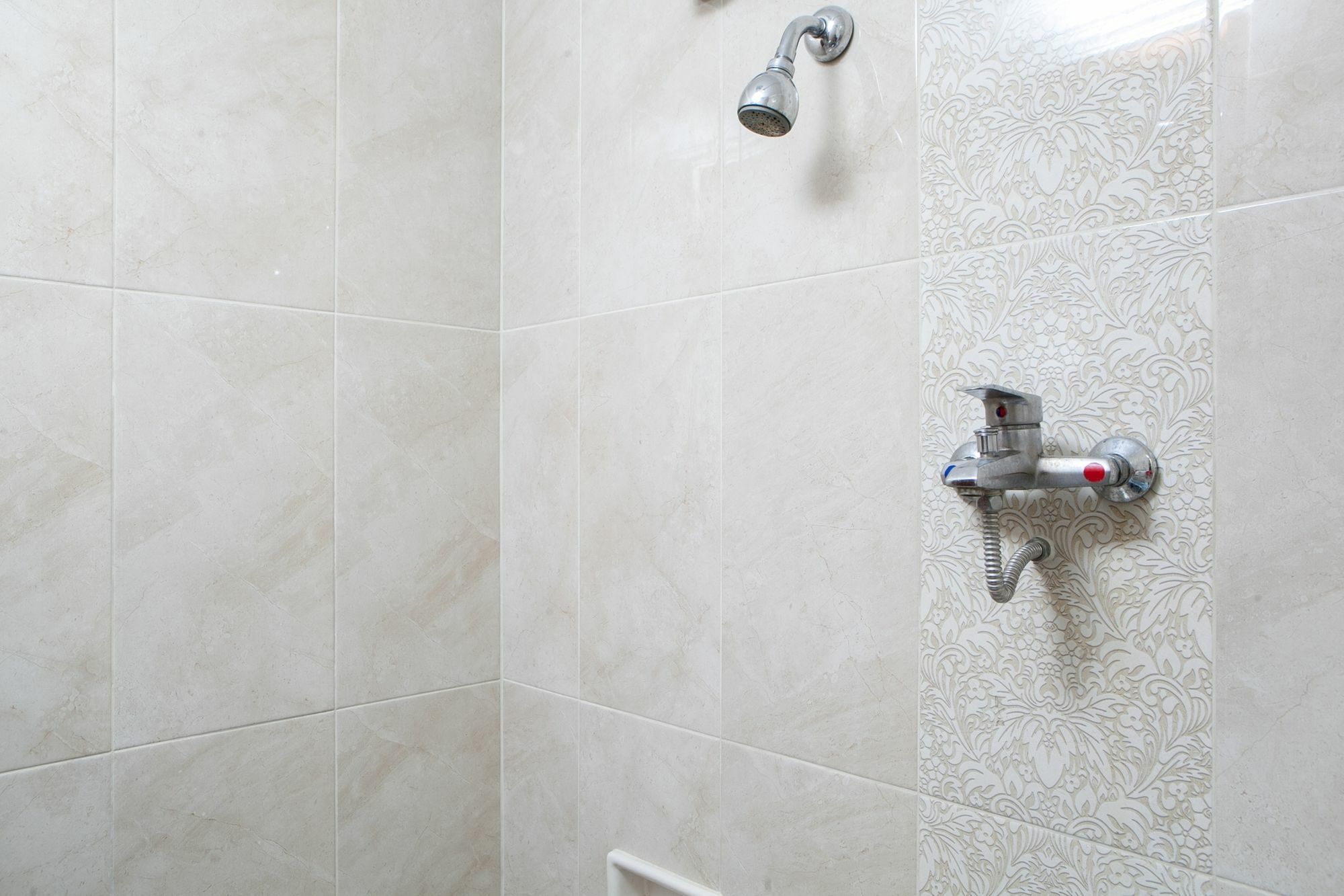 Reddoorz Plus Near Riau Street Bandung Zewnętrze zdjęcie