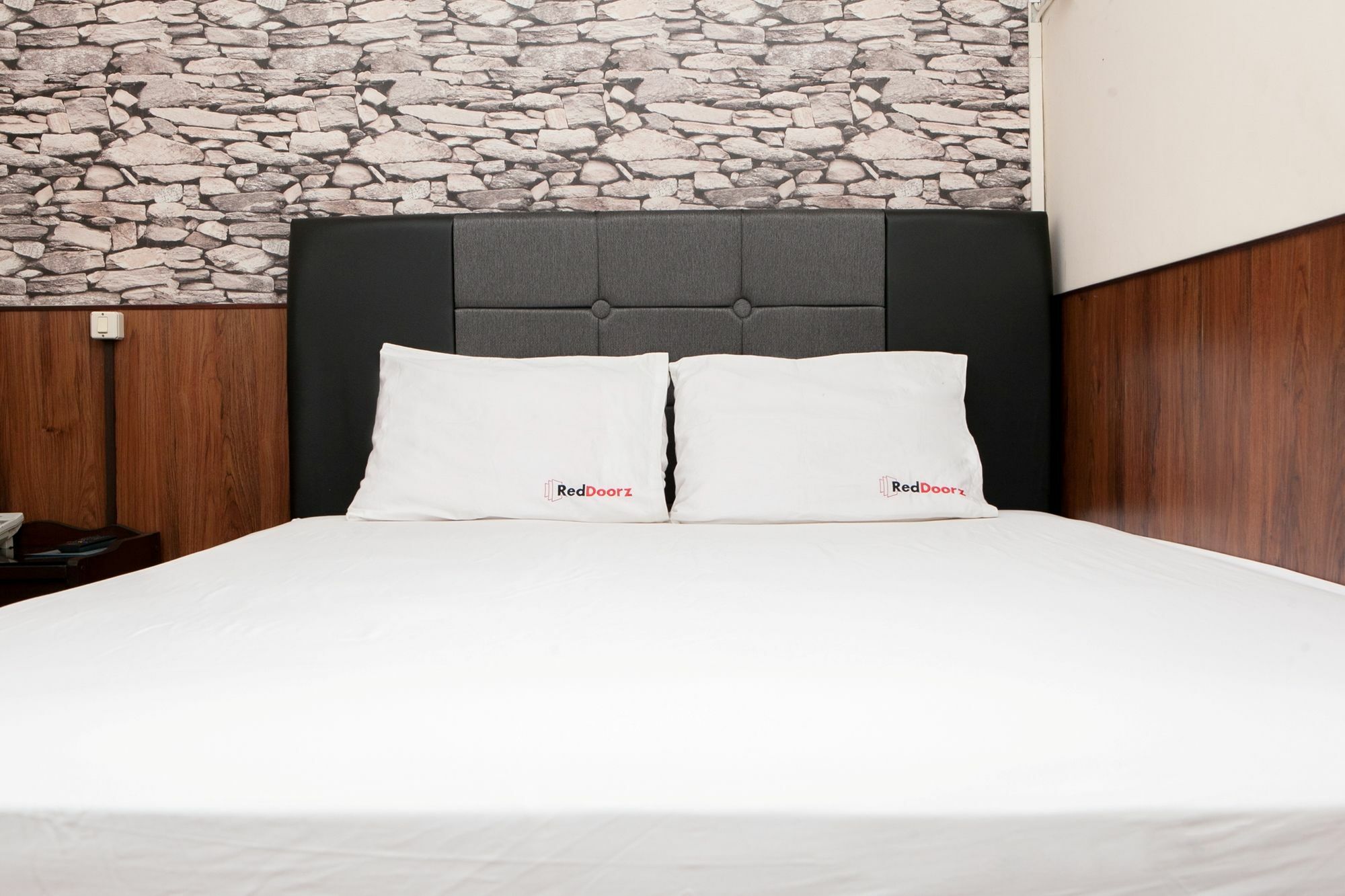 Reddoorz Plus Near Riau Street Bandung Zewnętrze zdjęcie