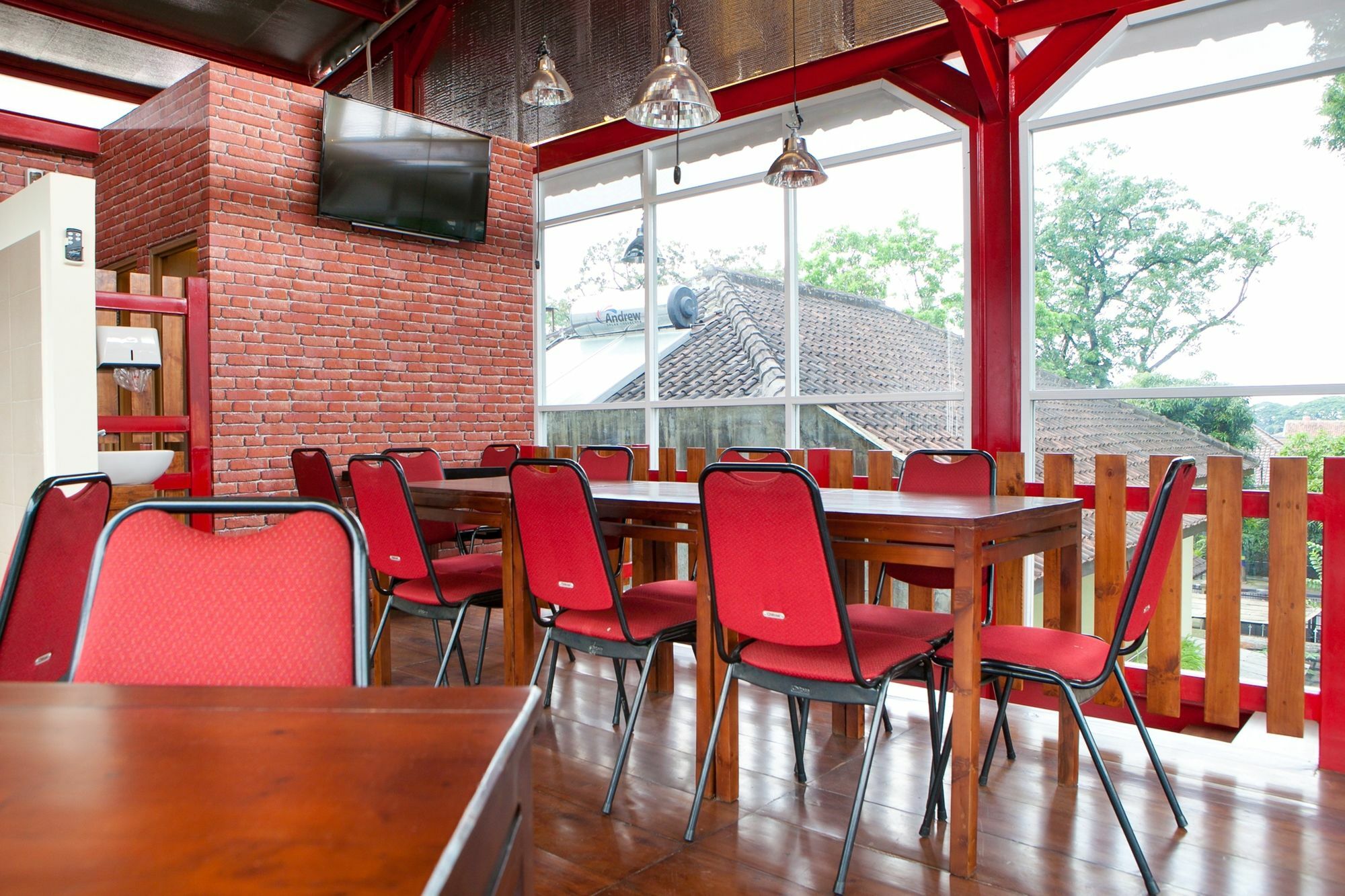 Reddoorz Plus Near Riau Street Bandung Zewnętrze zdjęcie