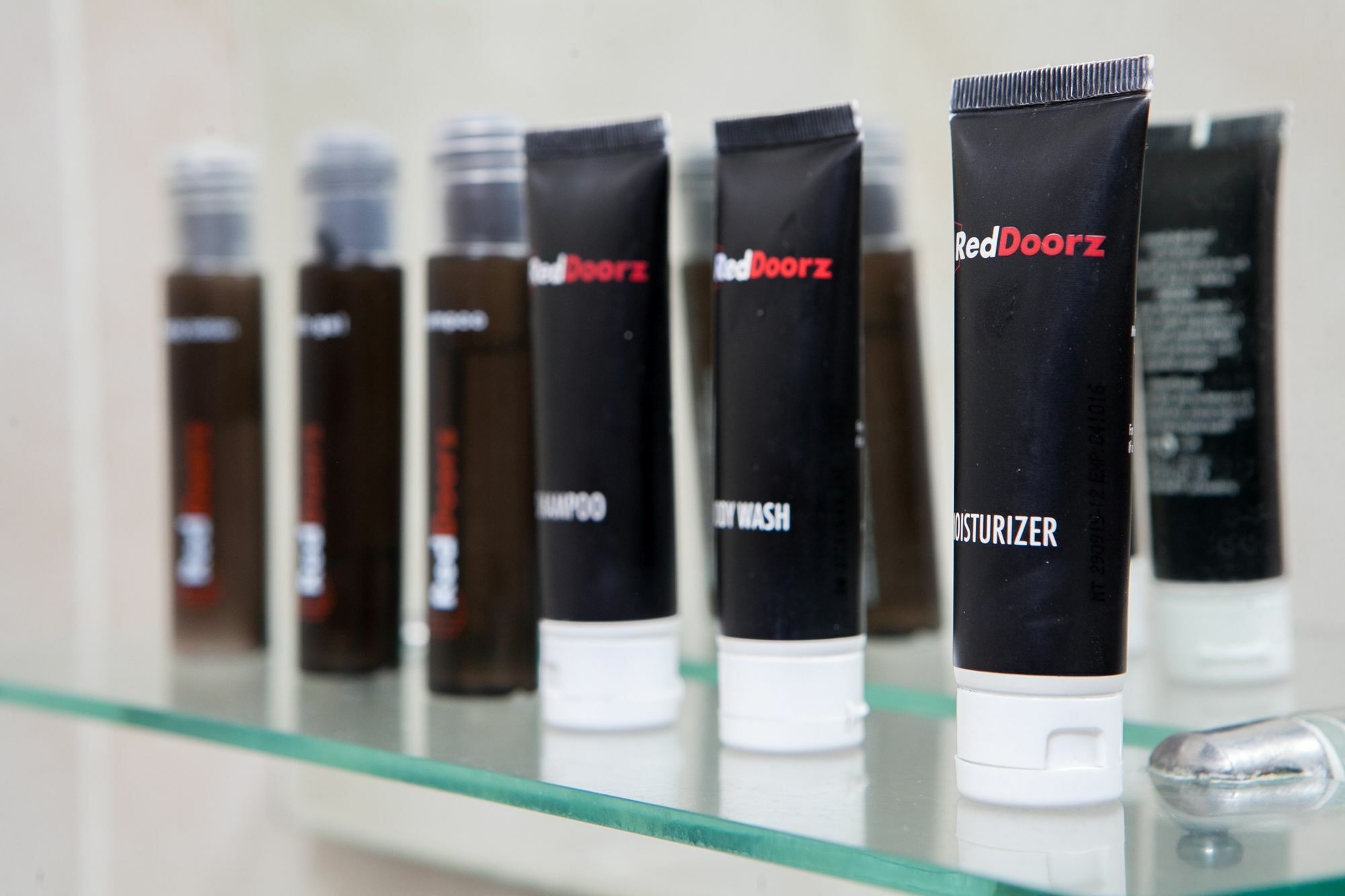 Reddoorz Plus Near Riau Street Bandung Zewnętrze zdjęcie